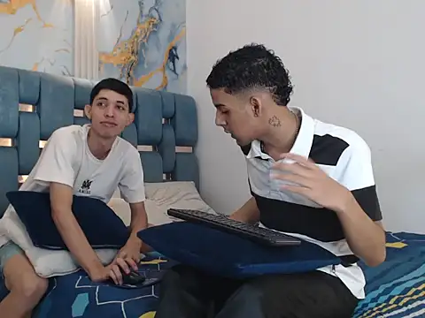 Snapshot of GOLD_BOYS chatting on 02/24/26, 01:20 GOLD BOYS online show from 02/24/26, 01:20