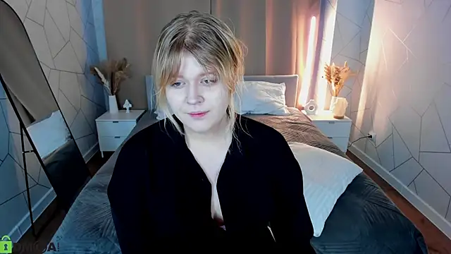 luna c0ra online show from 02/27/26, 01:05