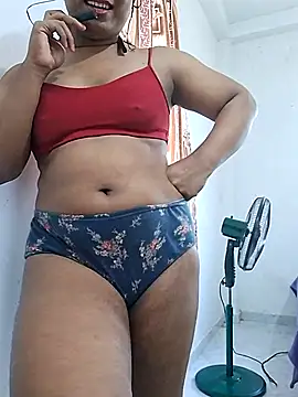 Queen Saara online show from 03/15/26, 07:47