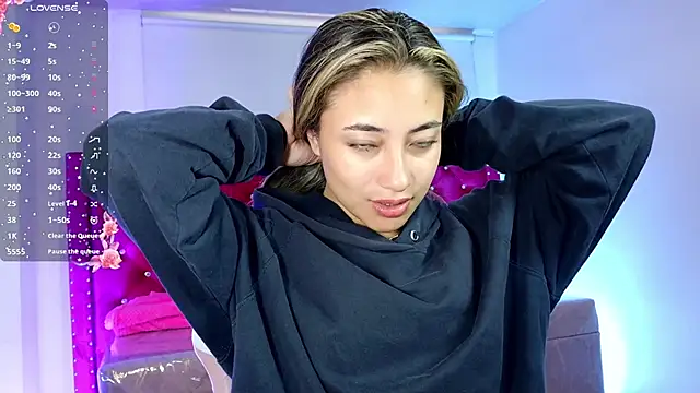 amy ker m online show from 04/17/26, 09:18