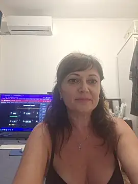 Snapshot of SaraGina chatting on 06/14/26, 09:50 SaraGina online show from 06/14/26, 09:50