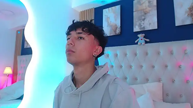 Aiden Rivers  online show from 04/07/26, 01:11