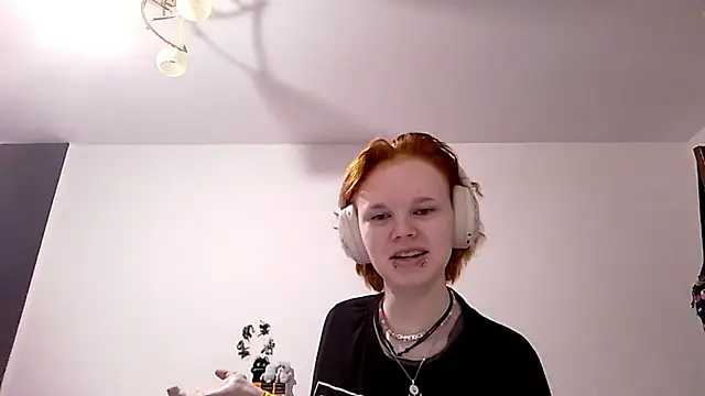 CurlaPettyBom online show from 02/27/26, 08:14