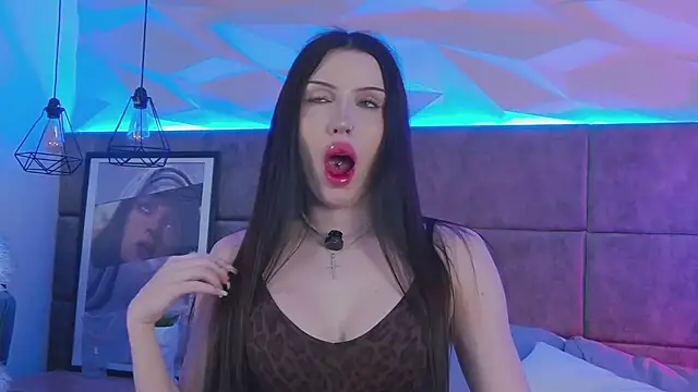 EfiKhalifa online show from 04/12/26, 04:17