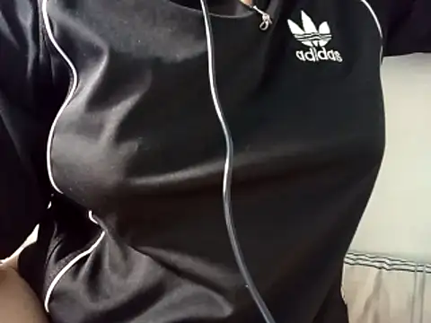 taigaakko online show from 04/14/26, 02:01