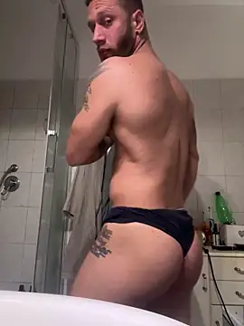 Snapshot of Tiziano94 chatting on 02/23/26, 11:29 Tiziano94 online show from 02/23/26, 11:29