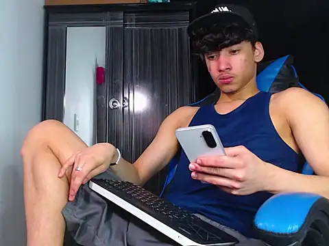 Snapshot of Lyam_Russo chatting on 02/26/26, 07:02 Lyam Russo online show from 02/26/26, 07:02