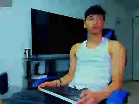 Lyam Russo online show from 05/09/26, 03:56