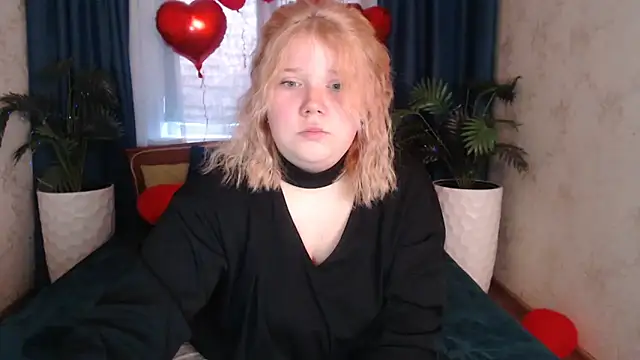 Snapshot of StripGyrl chatting on 03/01/26, 01:29 StripGyrl online show from 03/01/26, 01:29