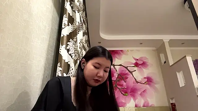 Snapshot of MaeRaads chatting on 02/26/26, 06:51 MaeRaads online show from 02/26/26, 06:51