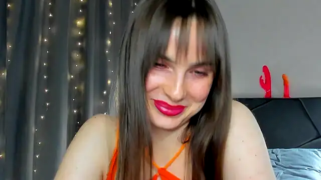 Snapshot of megann_fox2 chatting on 04/18/26, 07:07 megann fox2 online show from 04/18/26, 07:07
