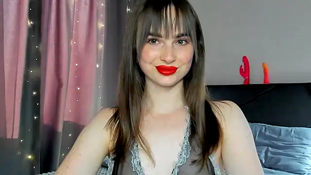 Snapshot of megann_fox2 chatting on 06/17/26, 03:02 megann fox2 online show from 06/17/26, 03:02