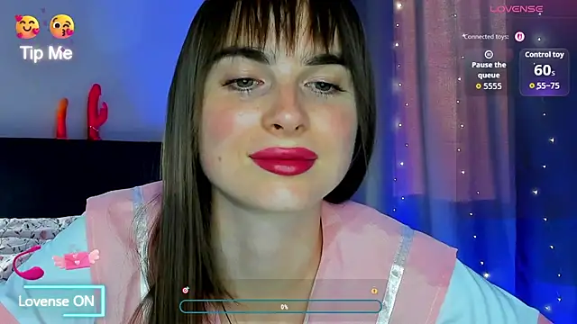 Snapshot of megann_fox2 chatting on 07/18/26, 04:33 megann fox2 online show from 07/18/26, 04:33