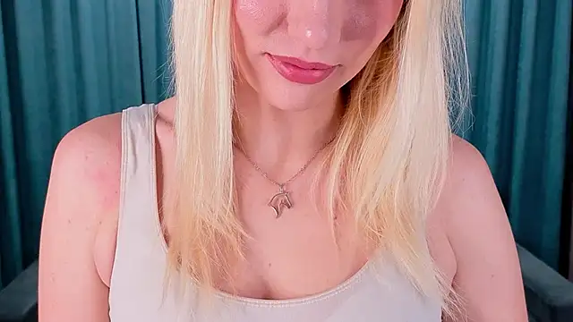 Snapshot of AshleyySchwartz chatting on 03/16/26, 04:22 AshleyySchwartz online show from 03/16/26, 04:22