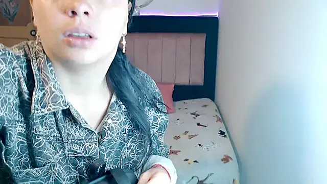 Snapshot of MARYXS1 chatting on 02/17/26, 12:34 MARYXS1 online show from 02/17/26, 12:34