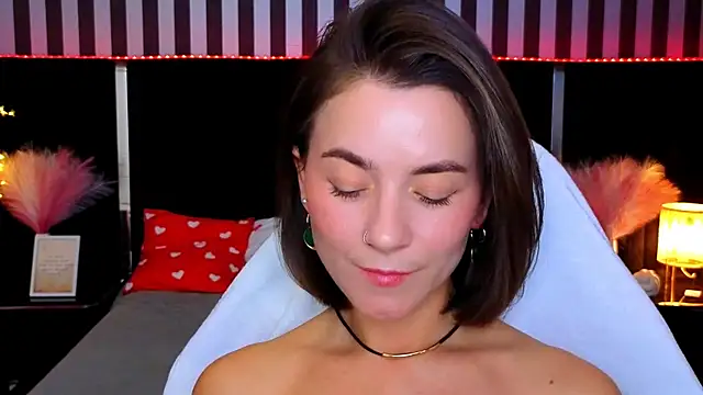 Snapshot of GracefulMichelle chatting on 04/25/26, 07:11 GracefulMichelle online show from 04/25/26, 07:11