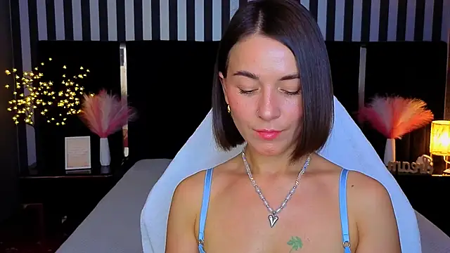 Snapshot of GracefulMichelle chatting on 06/26/26, 07:40 GracefulMichelle online show from 06/26/26, 07:40