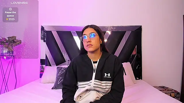 Mia Iron online show from 04/02/26, 12:14