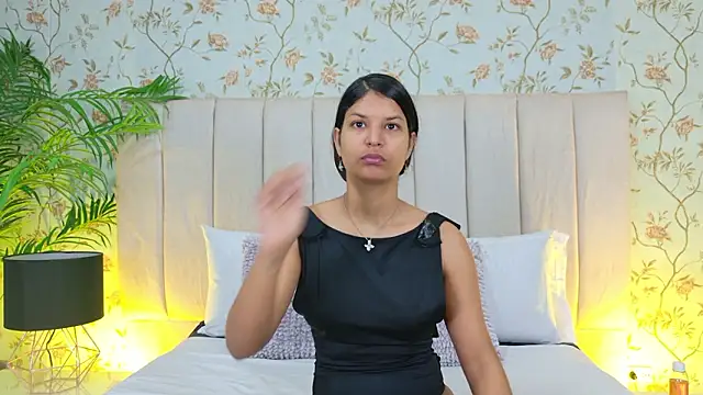 AnnaLoren  online show from 03/06/26, 12:01