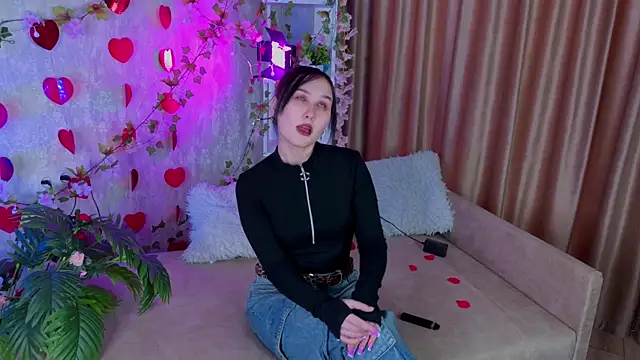 Snapshot of ThoraHaring chatting on 02/23/26, 04:43 ThoraHaring online show from 02/23/26, 04:43