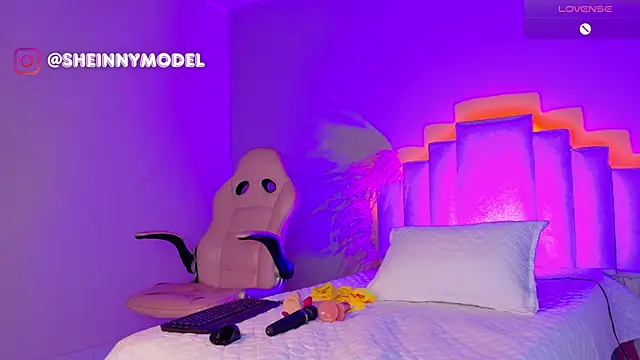 Snapshot of Sheinny_brown1 chatting on 02/25/26, 07:56 Sheinny brown1 online show from 02/25/26, 07:56