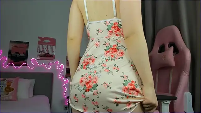 EvaRaee online show from 03/22/26, 03:32