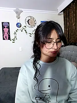 Lili  Clan online show from 05/07/26, 05:13