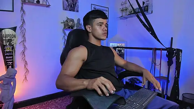 Snapshot of Rob_zaens33 chatting on 02/24/26, 02:59 Rob zaens33 online show from 02/24/26, 02:59