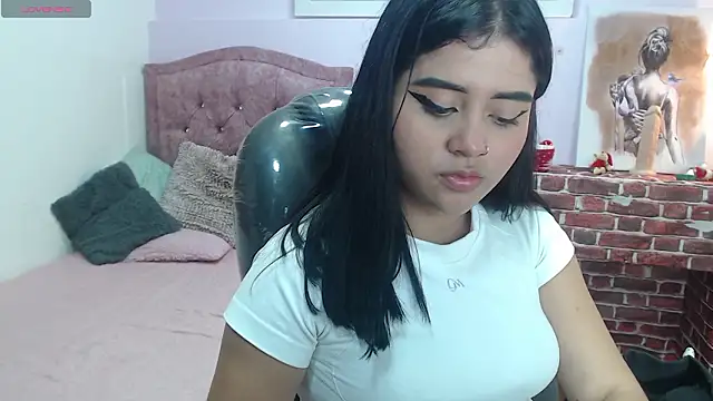 mila quin online show from 03/11/26, 08:04