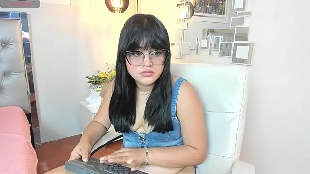 mila quin online show from 06/11/26, 07:34