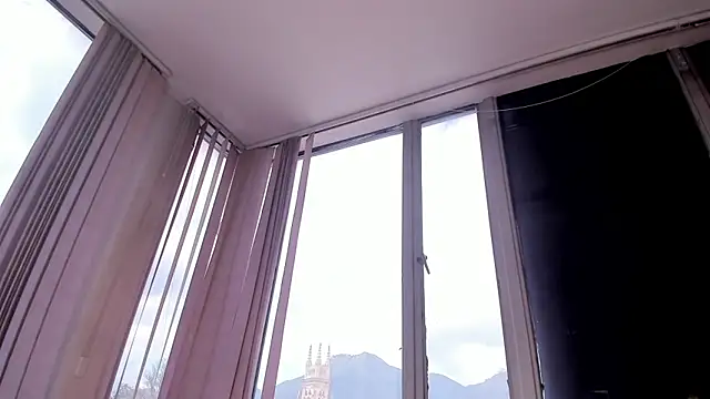 kendra crow  online show from 02/25/26, 06:28