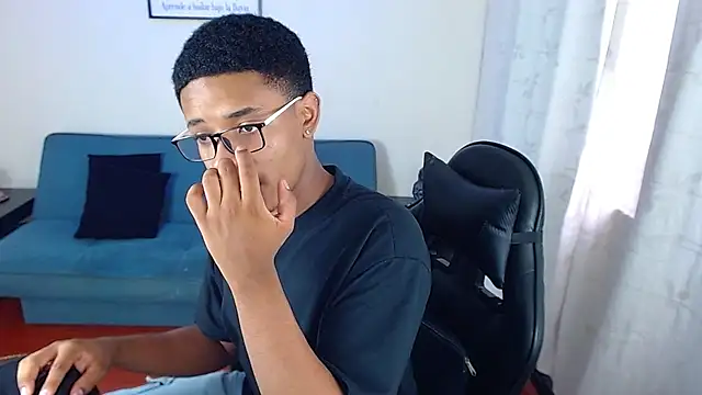 liiam3 online show from 03/10/26, 08:47