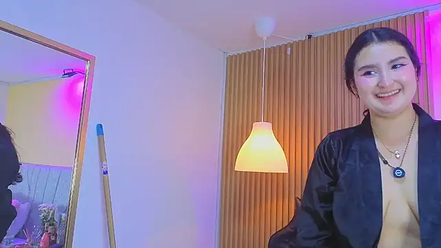 zoe moon   online show from 03/13/26, 01:56