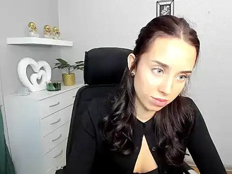 AdeleSolo online show from 02/25/26, 06:45