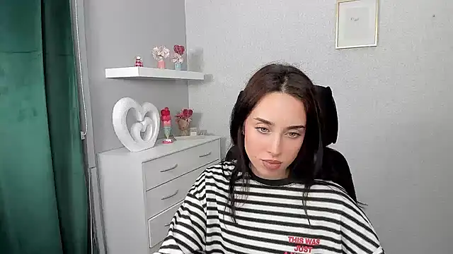 AdeleSolo online show from 03/30/26, 05:41