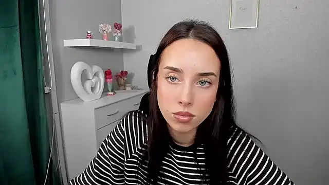 AdeleSolo online show from 04/01/26, 05:30