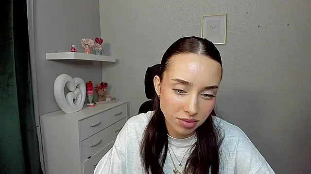 AdeleSolo online show from 04/09/26, 05:40