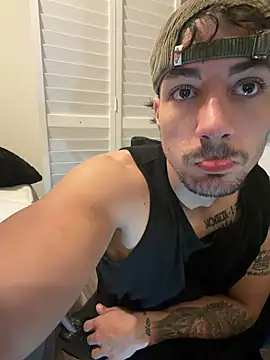Snapshot of Alejandrosolerxxx chatting on 02/19/26, 01:23 Alejandrosolerxxx online show from 02/19/26, 01:23