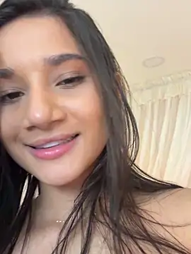 AlessiaVallmont online show from 03/11/26, 12:05