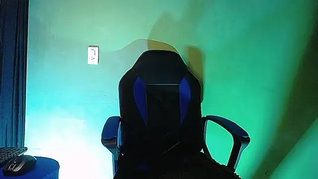 Snapshot of Uriel_Ray_ chatting on 02/24/26, 10:41 Uriel Ray online show from 02/24/26, 10:41