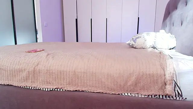 Kiara ro  online show from 04/10/26, 02:33