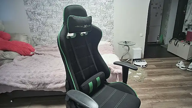 SlankyMic online show from 04/18/26, 03:27