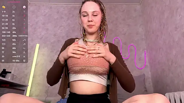 VictoriaDeese online show from 05/04/26, 04:30