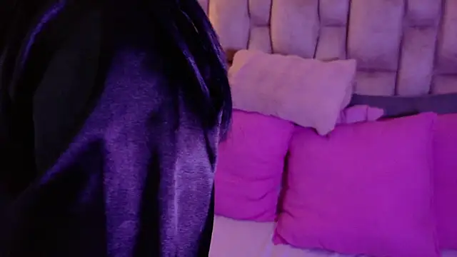 Snapshot of IsabellaRossi chatting on 03/26/26, 11:21 IsabellaRossi online show from 03/26/26, 11:21