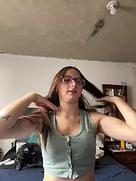 Snapshot of Aria__Rousse03 chatting on 02/18/26, 02:35 Aria Rousse03 online show from 02/18/26, 02:35