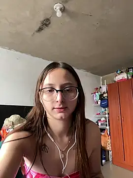 Snapshot of Aria__Rousse03 chatting on 02/24/26, 02:37 Aria Rousse03 online show from 02/24/26, 02:37