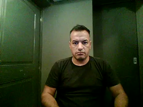 Snapshot of Valenthe26 chatting on 02/19/26, 01:12 Valenthe26 online show from 02/19/26, 01:12