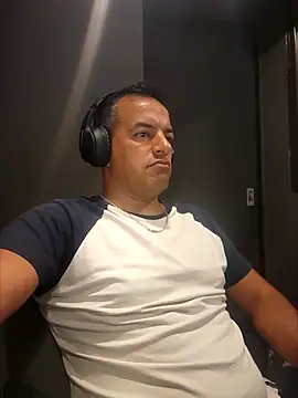 Snapshot of Valenthe26 chatting on 02/27/26, 05:40 Valenthe26 online show from 02/27/26, 05:40