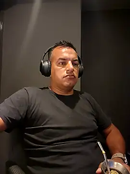 Snapshot of Valenthe26 chatting on 03/03/26, 12:39 Valenthe26 online show from 03/03/26, 12:39