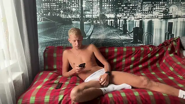 Snapshot of Anton_blond chatting on 04/28/26, 07:57 Anton blond online show from 04/28/26, 07:57